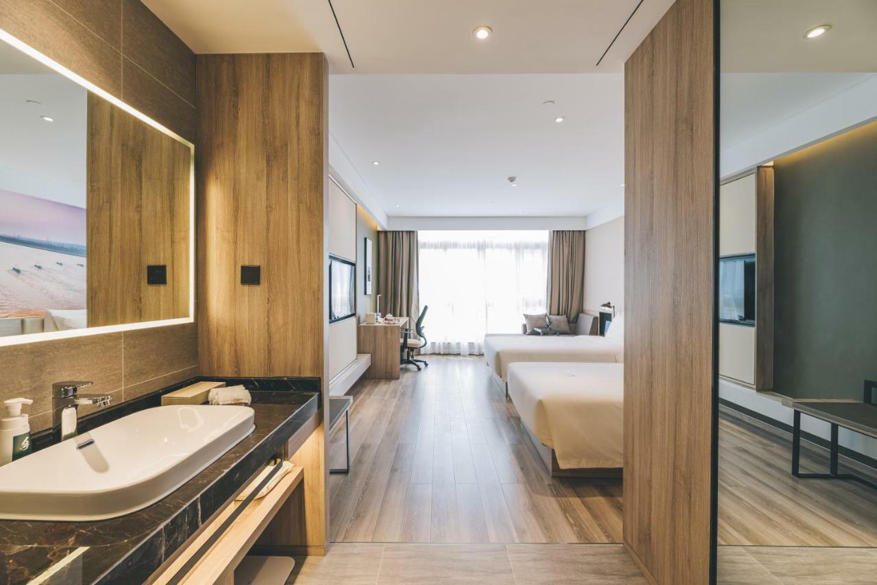 Atour Hotel Haining Leather City South Gate Екстер'єр фото