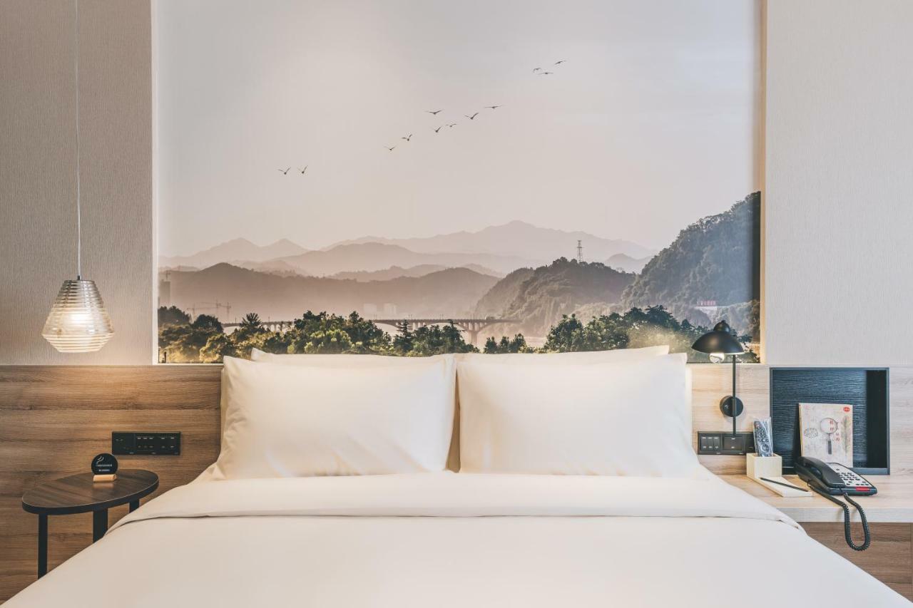 Atour Hotel Haining Leather City South Gate Екстер'єр фото