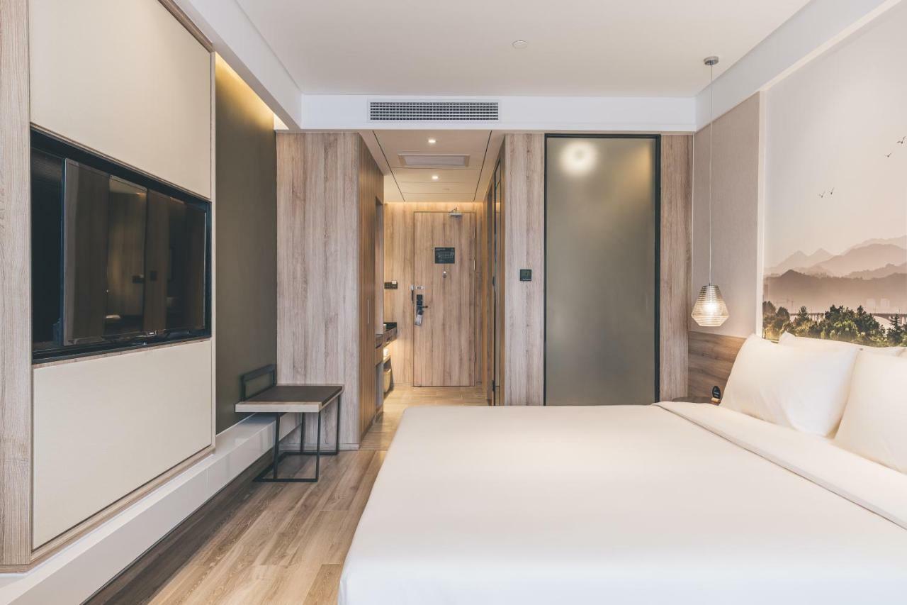 Atour Hotel Haining Leather City South Gate Екстер'єр фото